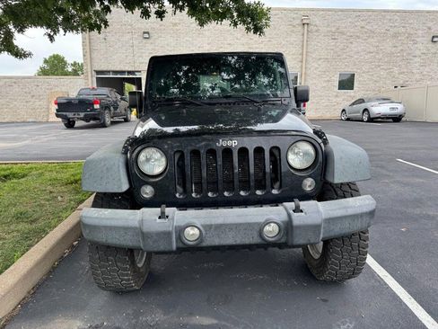 Used 2016 Jeep Wrangler Unlimited Sport AWD/4WD image 2