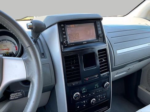 Used 2008 Dodge Grand Caravan SXT FWD image 6