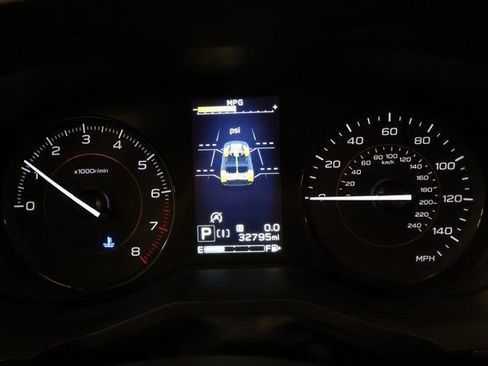 Used 2021 Subaru Crosstrek 2.0i Premium image 14