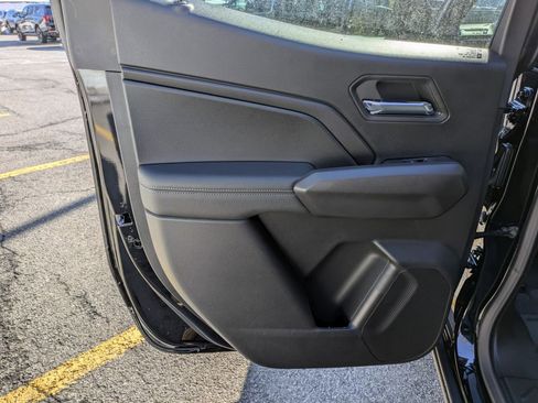 New 2026 GMC Canyon Elevation w/ Convenience Package image 30