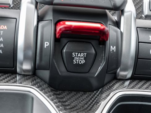 Used 2020 Lamborghini Urus AWD/4WD image 33