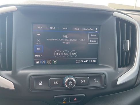 Used 2023 GMC Terrain SLE image 21