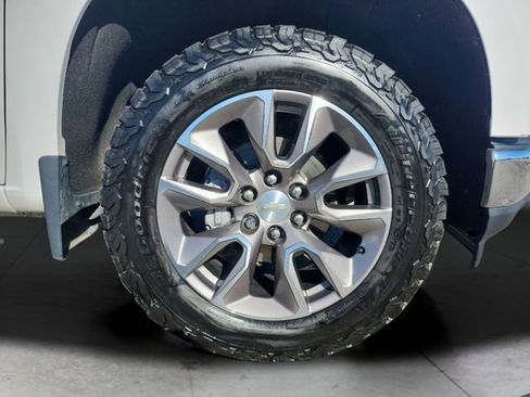 Used 2021 Chevrolet Silverado 1500 LT w/ Z71 Off-Road Package image 30