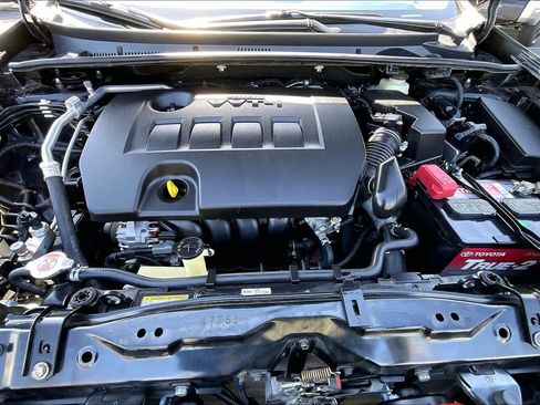 Used 2018 Toyota Corolla LE image 30