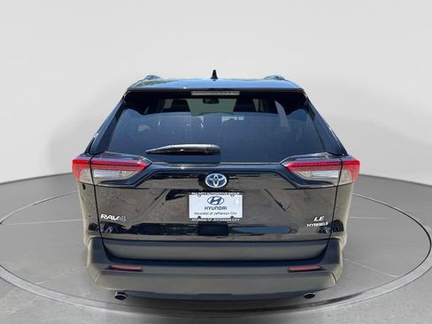 Used 2022 Toyota RAV4 LE AWD/4WD image 5