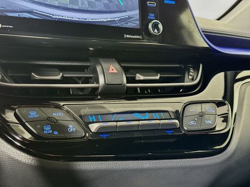 Used 2020 Toyota C-HR XLE image 11