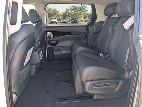 New 2026 Kia Carnival SX Prestige image 17