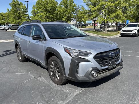Used 2025 Subaru Outback Onyx Edition AWD/4WD image 4
