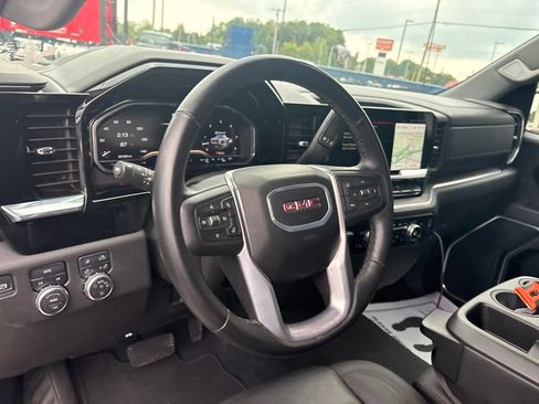 Used 2025 GMC Sierra 1500 SLT AWD/4WD image 4