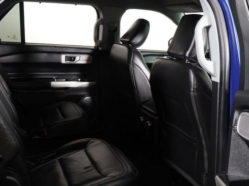 Used 2022 Ford Explorer Limited w/ Equipment Group 301A RWD image 32
