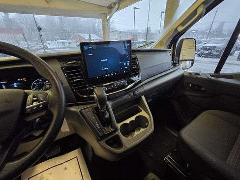 Used 2024 Ford Transit 350 XLT image 17