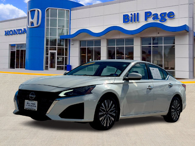 Used 2023 Nissan Altima 2.5 SV FWD image 2