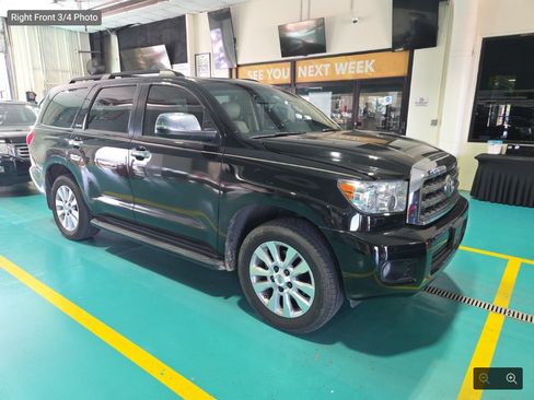 Used 2017 Toyota Sequoia Platinum RWD image 2