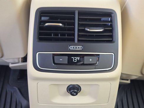 Used 2023 Audi A4 2.0T Premium w/ Convenience Package AWD/4WD image 18