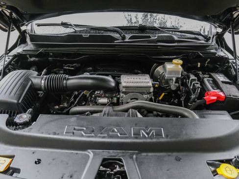 Used 2023 RAM 1500 Laramie AWD/4WD image 7