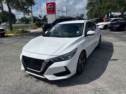 Certified 2022 Nissan Sentra SV FWD image 2