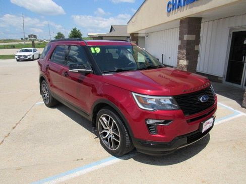 Used 2019 Ford Explorer Sport w/ Equipment Group 401A AWD/4WD image 3