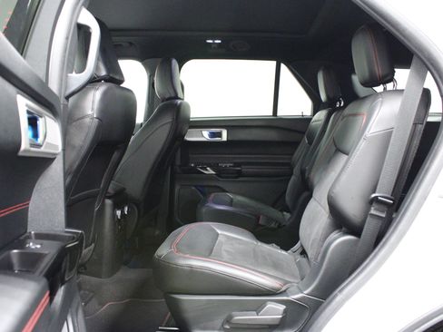 Used 2022 Ford Explorer ST-Line w/ Class IV Trailer Tow Package AWD/4WD image 13