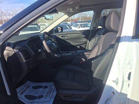 New 2026 Nissan Rogue SV image 9