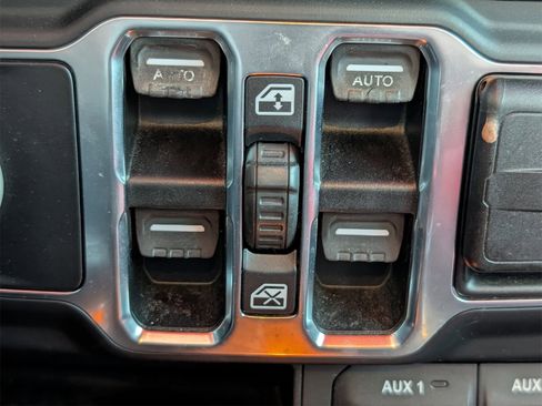 Used 2019 Jeep Wrangler Unlimited Sport S image 18