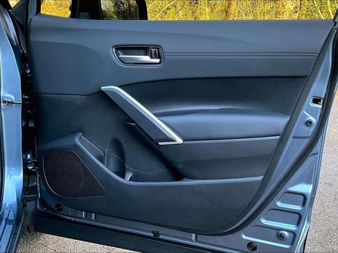 Certified 2025 Toyota Corolla Cross XLE image 23