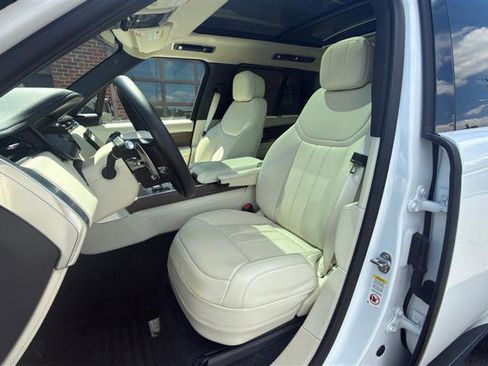 Used 2025 Land Rover Range Rover SE AWD/4WD image 33