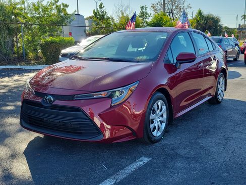 Used 2025 Toyota Corolla LE image 6