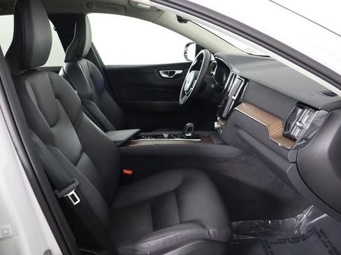 Used 2024 Volvo XC60 B5 Plus AWD/4WD image 16