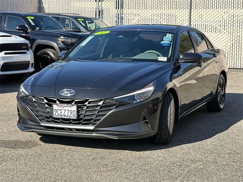 Used 2022 Hyundai Elantra SEL w/ Cargo Package image 8