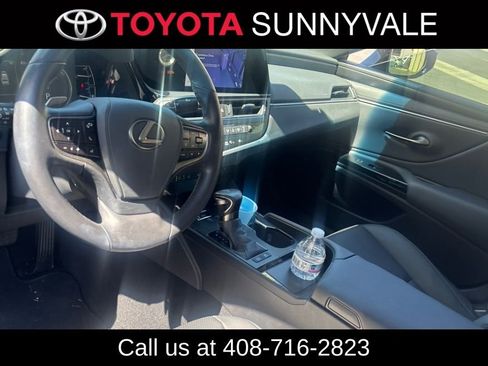 Used 2025 Lexus ES 300h w/ Premium Package image 4