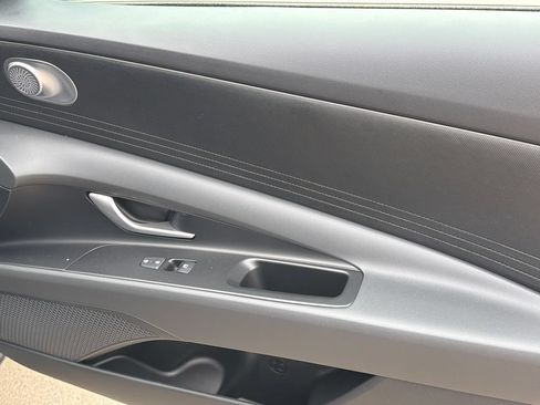 New 2026 Hyundai Elantra SE FWD image 15