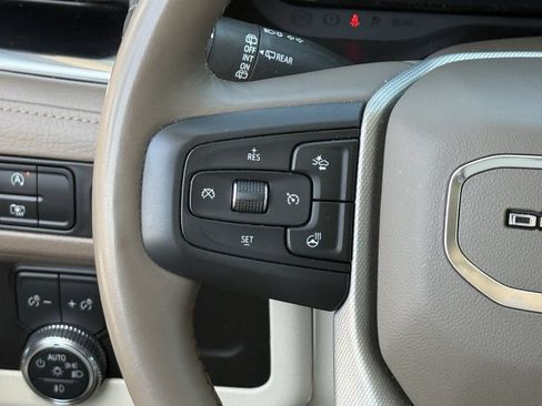 Used 2024 GMC Yukon XL Denali AWD/4WD image 13