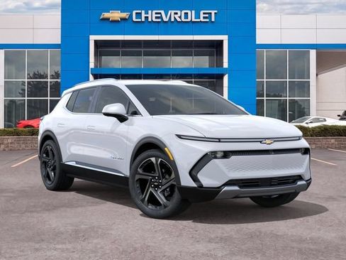 New 2026 Chevrolet Equinox EV LT w/ Convenience Package II FWD image 7