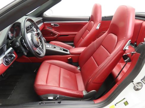 Used 2019 Porsche 911 Carrera S image 18