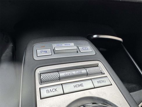 Certified 2024 Genesis GV70 2.5T Advanced w/ Advanced Package image 23