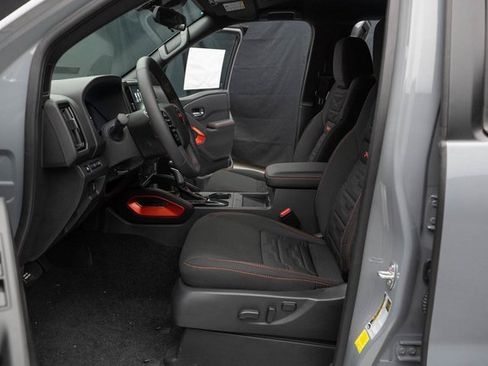 Used 2025 Nissan Frontier PRO-4X w/ Pro Convenience Package image 28