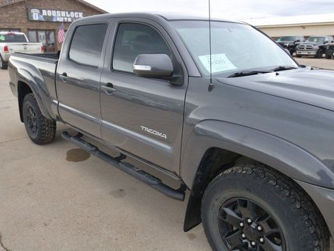 Used 2014 Toyota Tacoma 4x4 Double Cab image 11