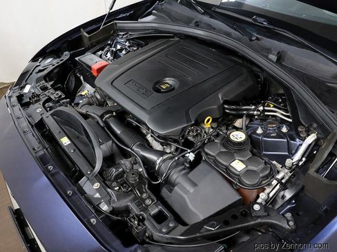 Used 2018 Jaguar F-PACE Prestige image 40