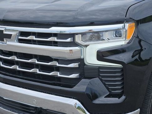 Used 2023 Chevrolet Silverado 1500 LTZ w/ LTZ Premium Package AWD/4WD image 9