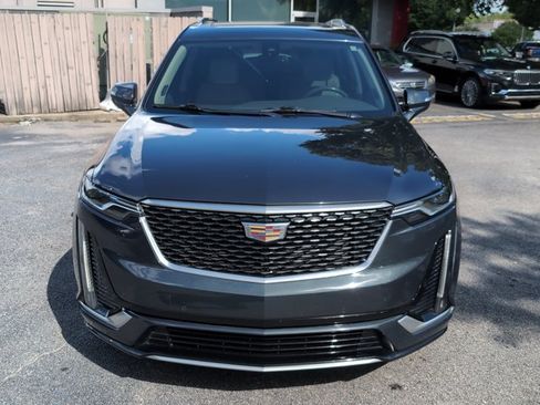 Used 2021 Cadillac XT6 Premium Luxury FWD image 2