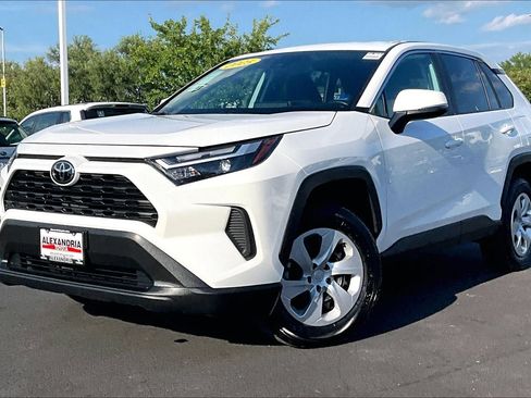 Used 2025 Toyota RAV4 LE AWD/4WD image 1