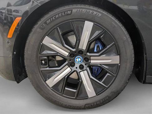 Used 2025 BMW iX M60 image 9