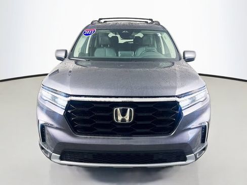 Certified 2023 Honda Pilot Touring image 3