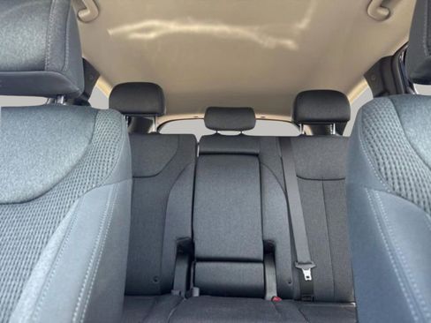 Used 2022 Hyundai Santa Fe SEL FWD image 12