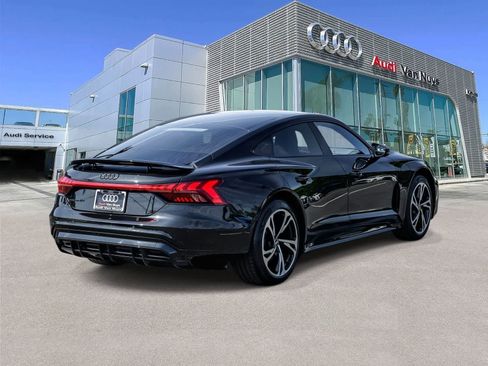 Used 2022 Audi e-tron GT Prestige w/ Prestige Package image 4