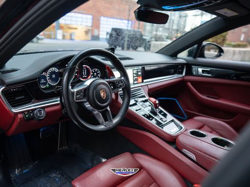 Used 2018 Porsche Panamera 4S AWD/4WD image 13