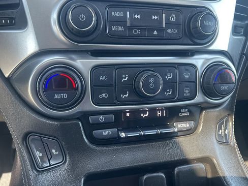 Used 2020 Chevrolet Suburban LT w/ Luxury Package image 14