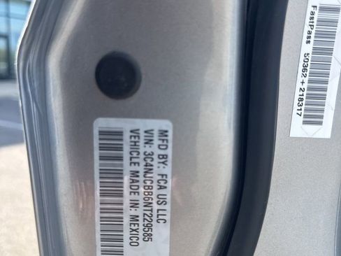 Used 2022 Jeep Compass Latitude w/ Convenience Group FWD image 10