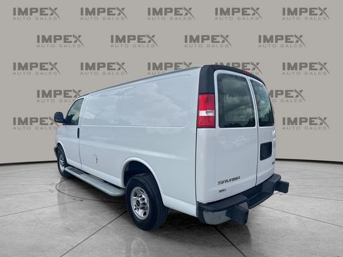 Used 2024 GMC Savana 2500 w/ Driver Convenience Package RWD image 3