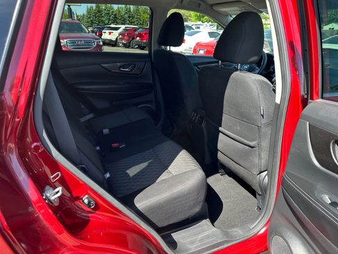 Used 2020 Nissan Rogue SV AWD/4WD image 17